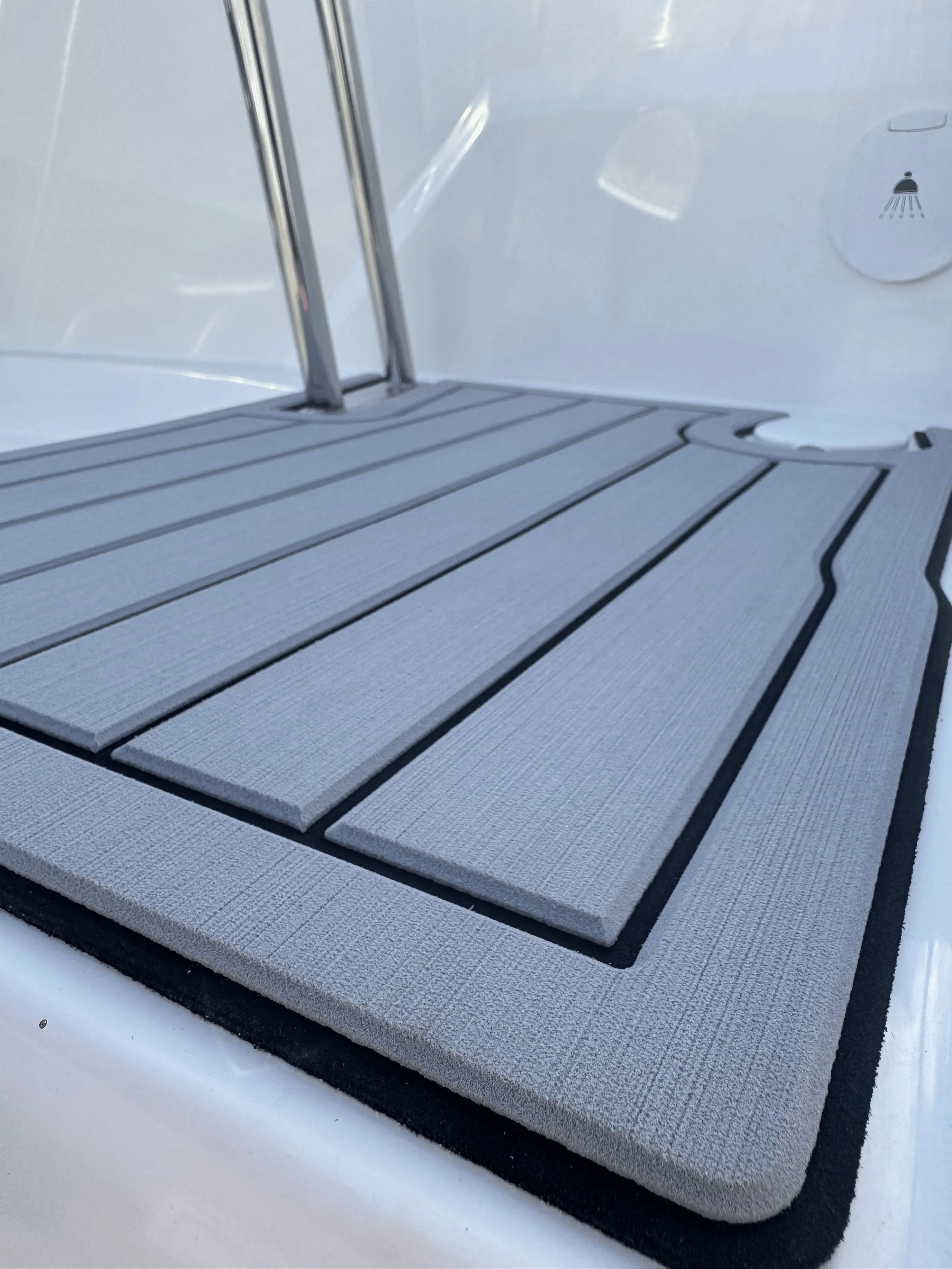 Flooring vessel